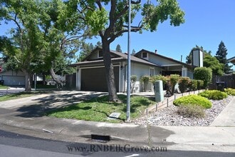 Building Photo - 9301 Quintanna Ct