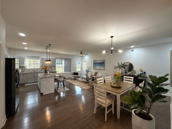 Building Photo - T.R. Lawing Realty Property