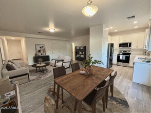 Building Photo - 701 N McQueen Rd