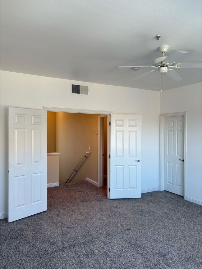 Building Photo - Upscale Living in Westlake Villas – Minute...