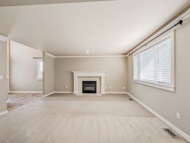 Building Photo - Beautifully maintained move-in ready 4-bed, 2.5-bath home with upgrades throughout!