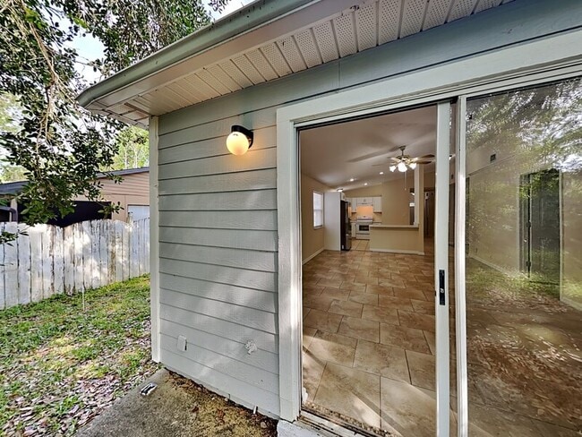 Building Photo - 155 Plainview Dr