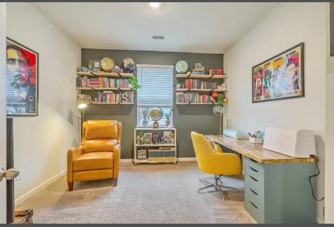 Building Photo - 405 Bering Ln