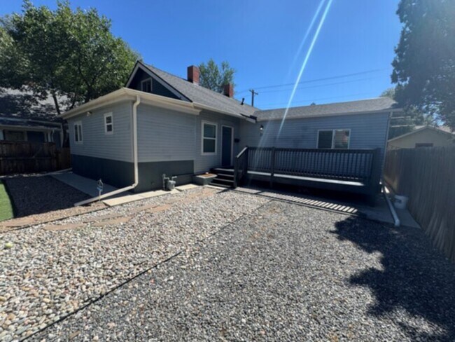 Primary Photo - Stunning home in Ivywild!