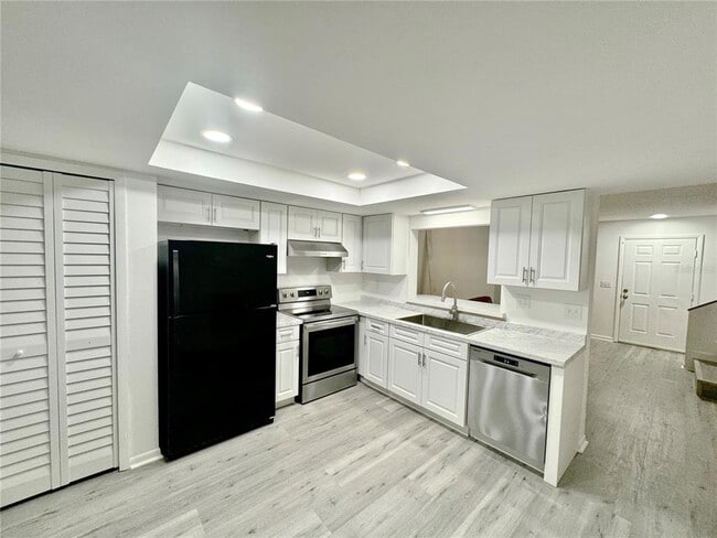 Primary Photo - 12030 Tift Cir