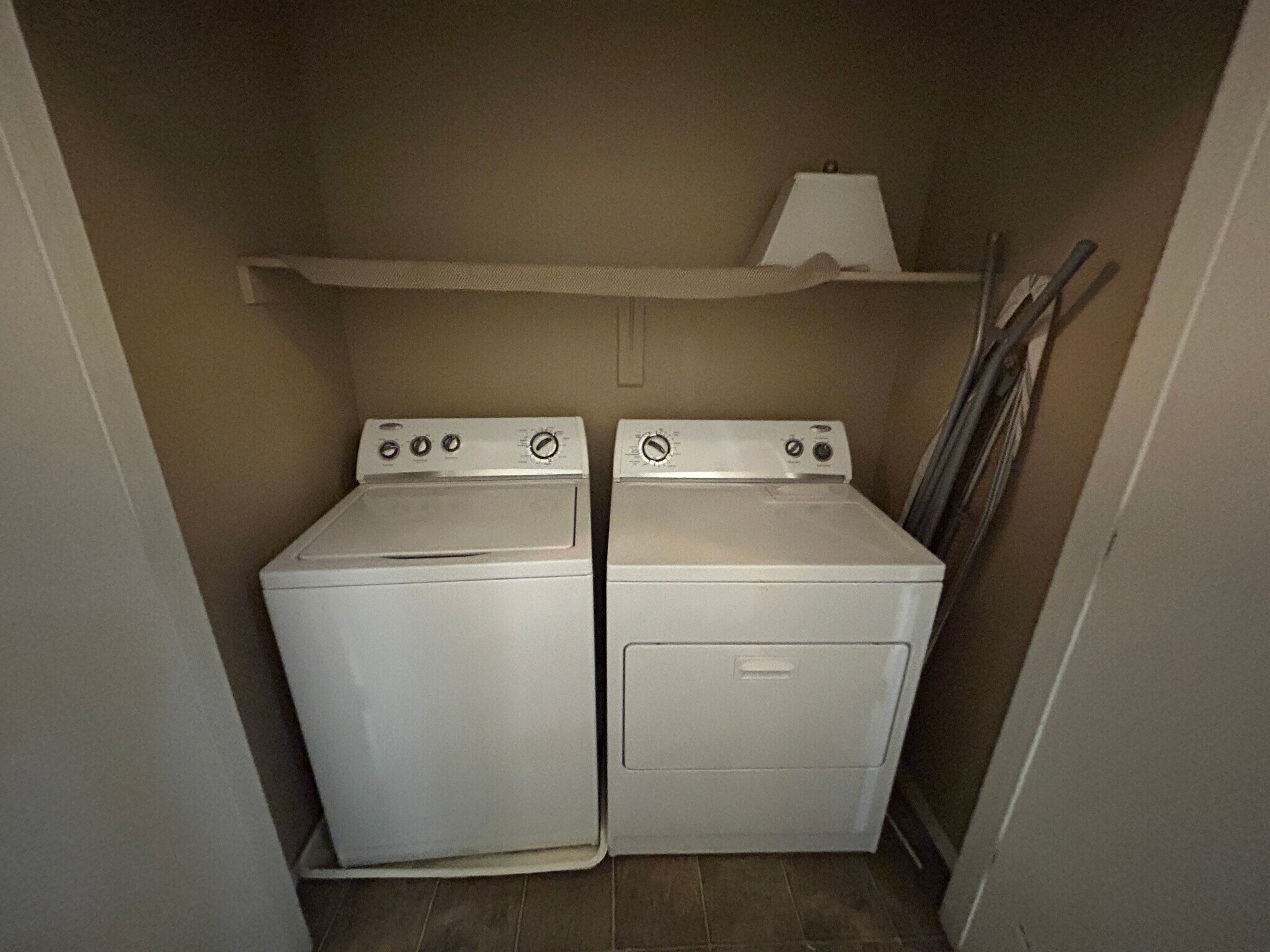 Building Photo - 8111 W Lynwood St