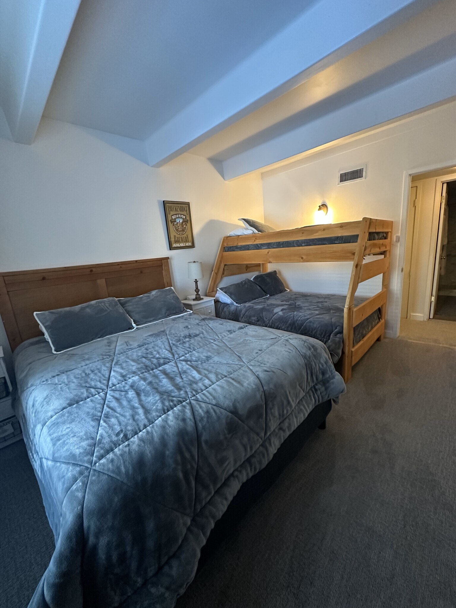 Second bedroom - 700 Snowberry Ln