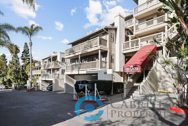 Building Photo - 3975 Hortensia St