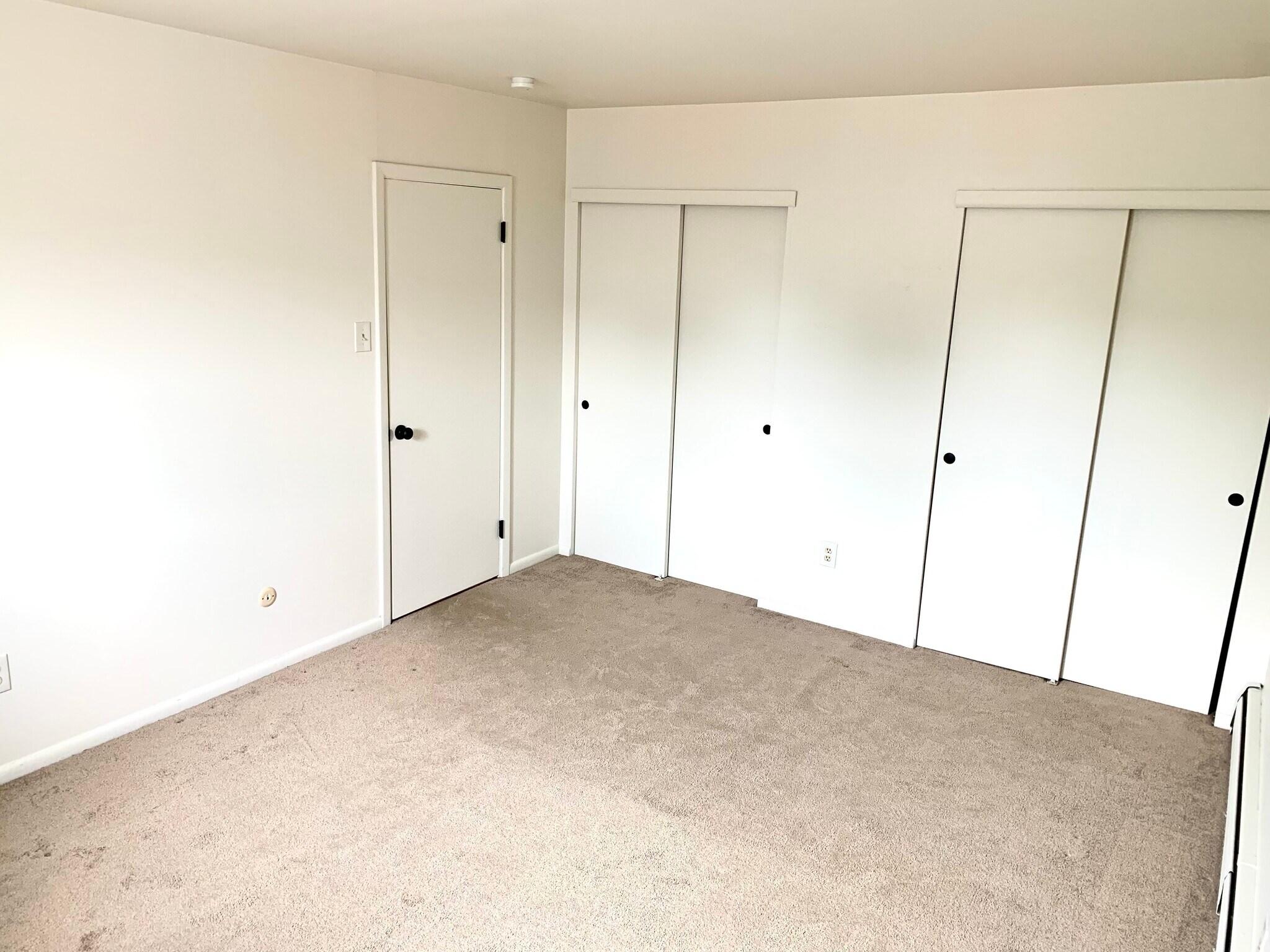 Building Photo - 335 E Lancaster Ave