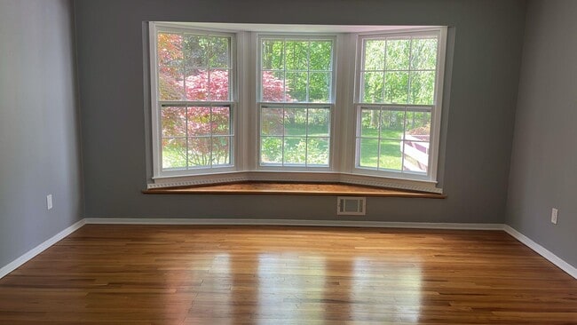 Building Photo - 56 Capral Ln