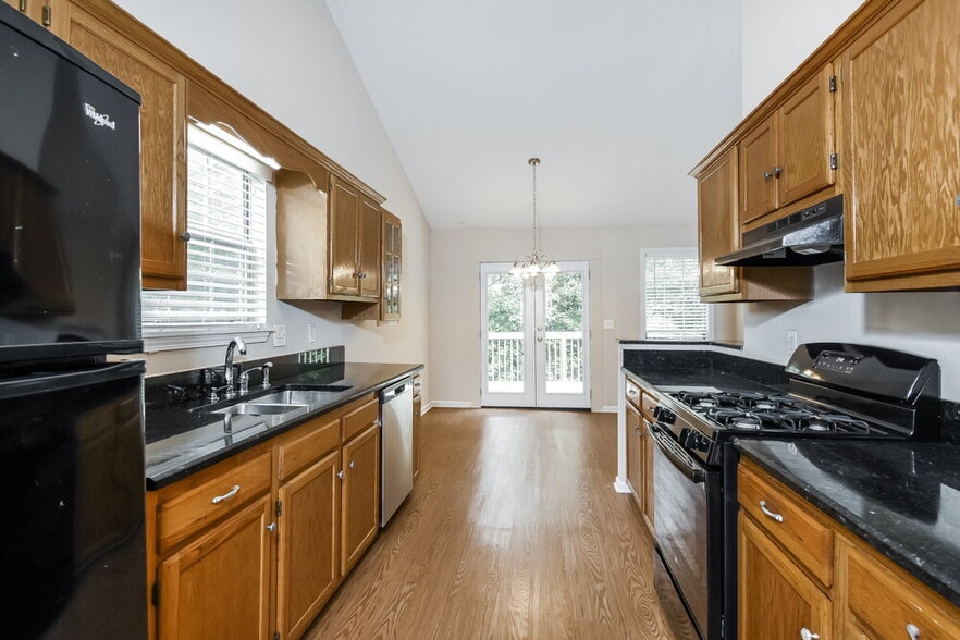 Building Photo - 4820 Wilkie Way NW