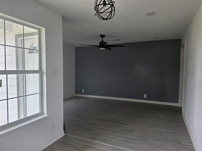 Building Photo - 3926 Florinda St