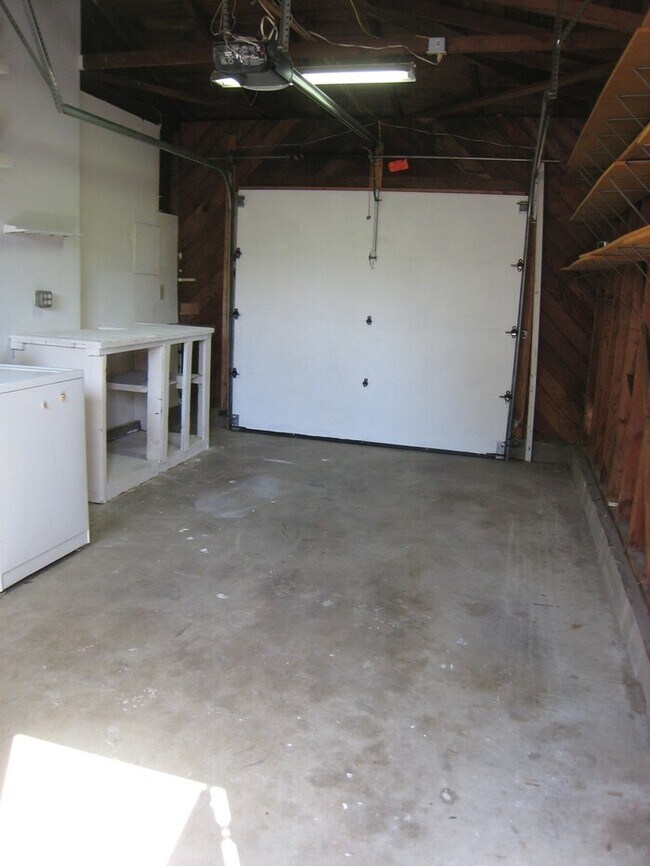 Building Photo - Beautiful La Mesa home w/ huge yard & garage