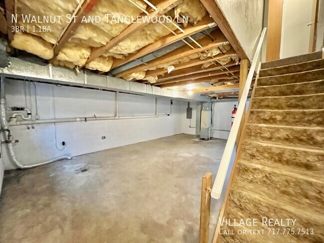 Building Photo - 492 N Walnut St