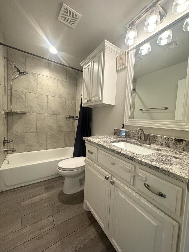 Building Photo - 9009 Yassir Blvd