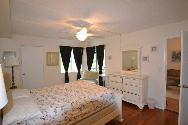 Building Photo - 123 Cypress Ct