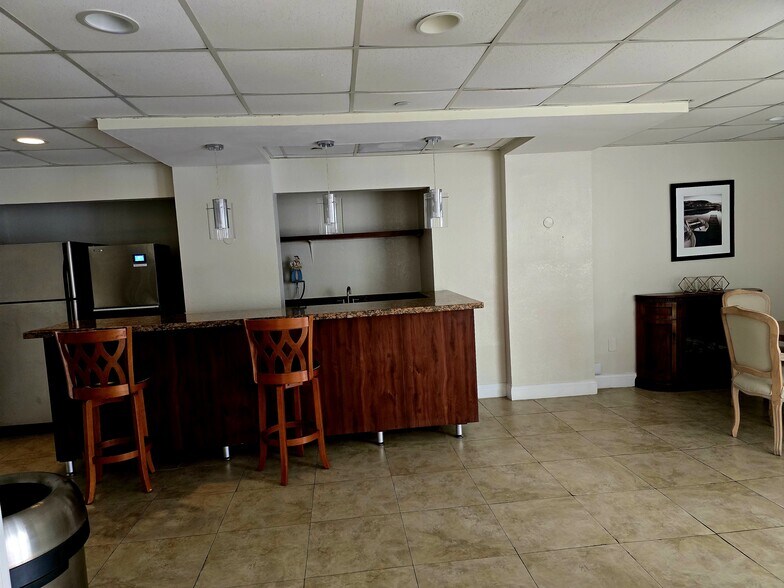 Building Photo - 2451 Brickell Ave