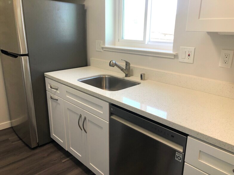 Building Photo - 504 Richmond Dr