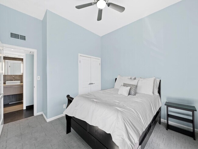 Building Photo - 1560 S Ocean Ln