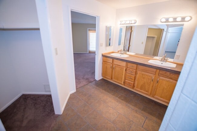 Building Photo - Welcome to this charming 3-bedroom, 2-bath home with Central A/C and Large 2 Car Garage!