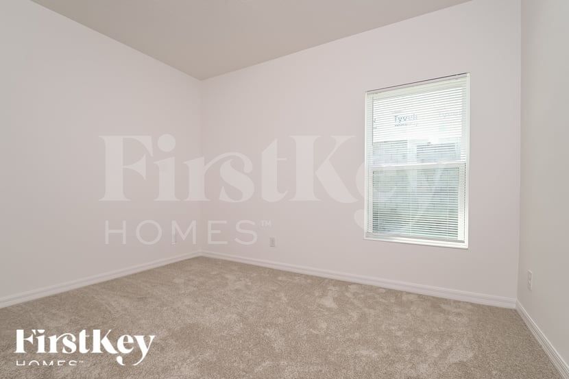 Building Photo - 900 Avenal Ln