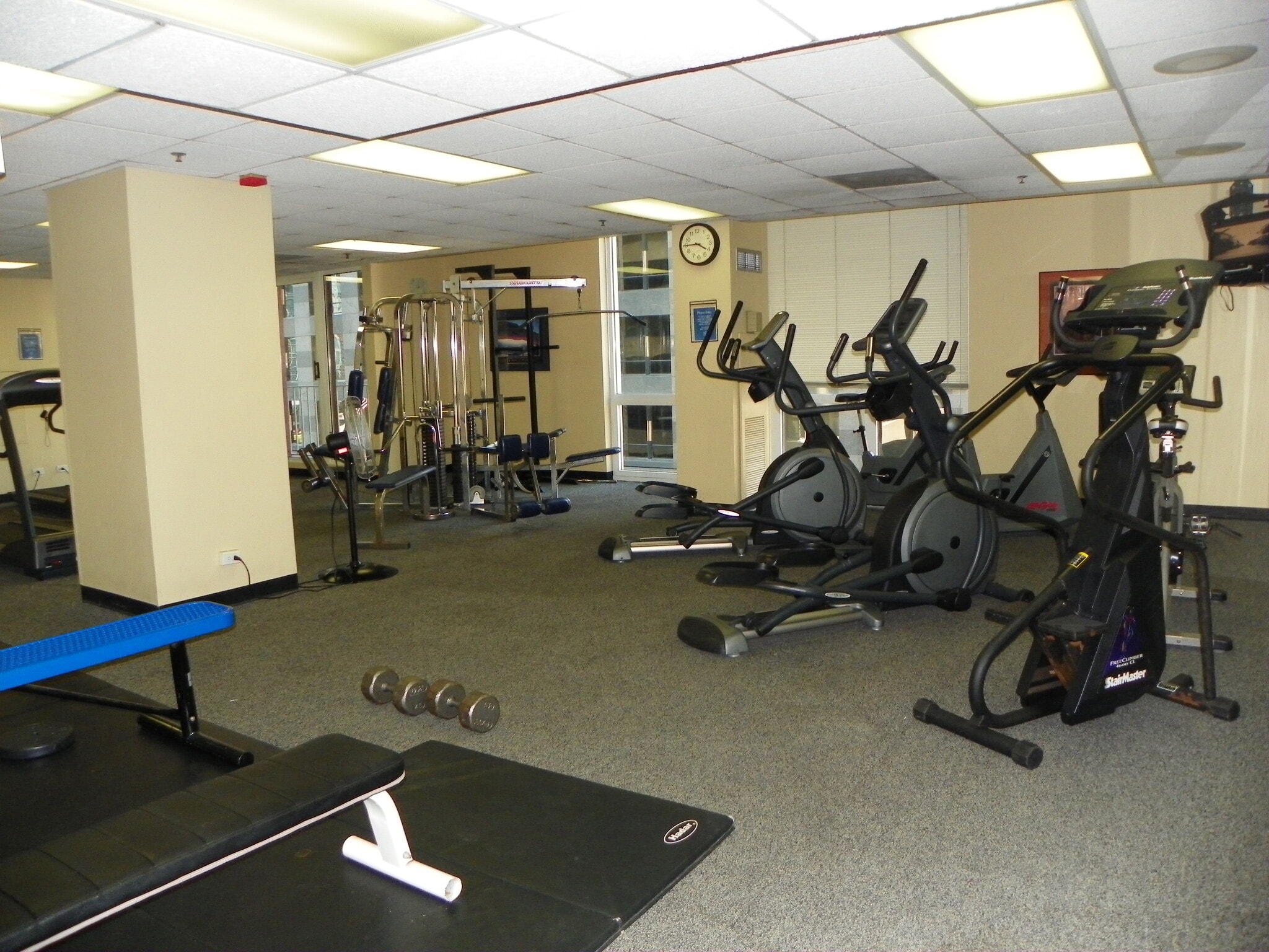 In-building gym - 200 N Dearborn St