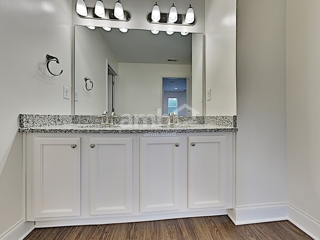 Building Photo - 83 Pullen Dr