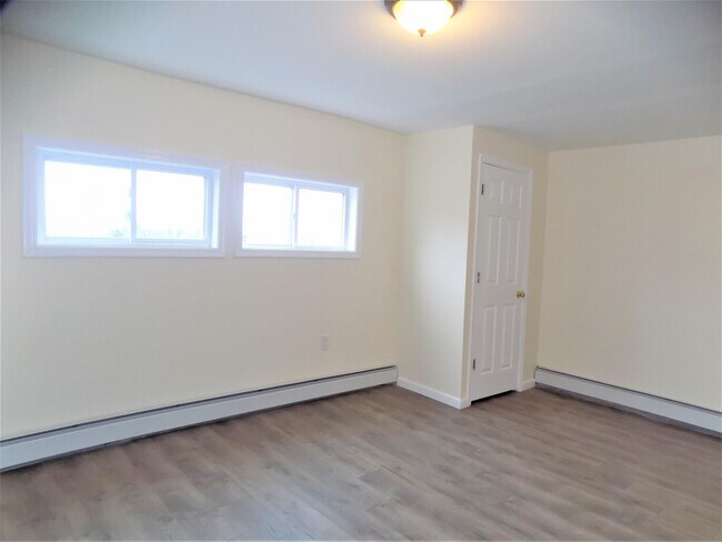 Building Photo - 154 S Sumner Ave