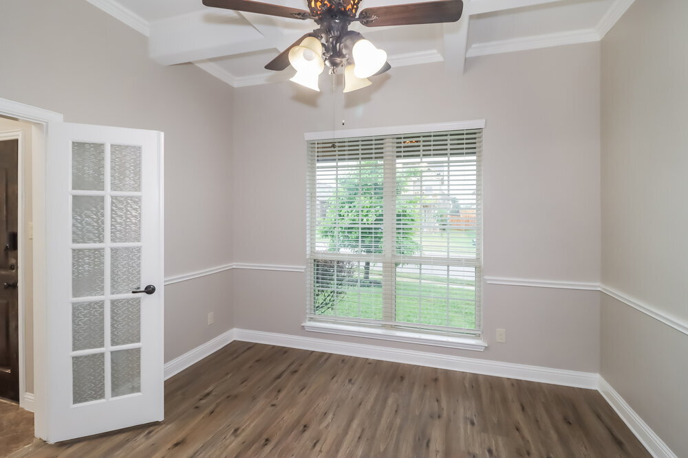 Building Photo - 116 Buescher Cove