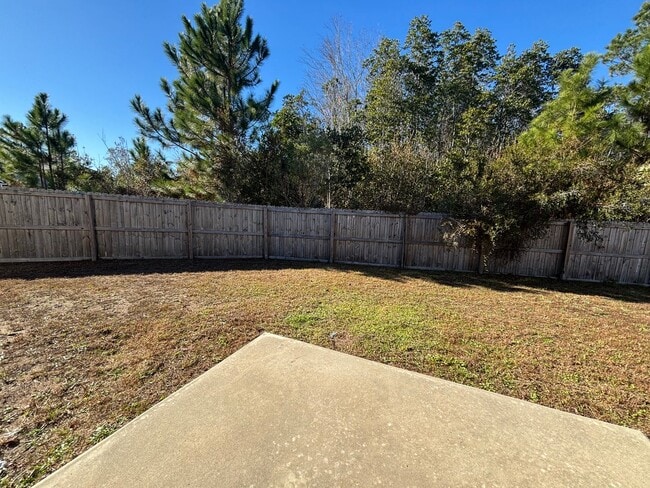 Building Photo - AVAILABLE NOW!