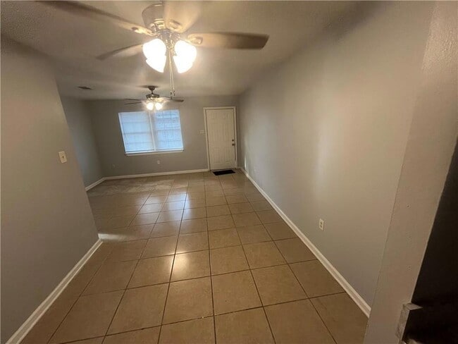 Building Photo - 7825 Dorsett Dr