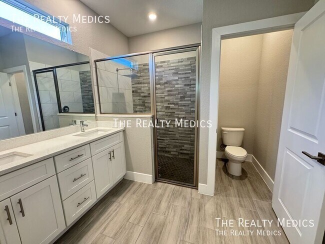 Building Photo - 304 Big Sioux Ln