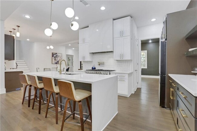 Building Photo - 2497 Wawona Dr NE