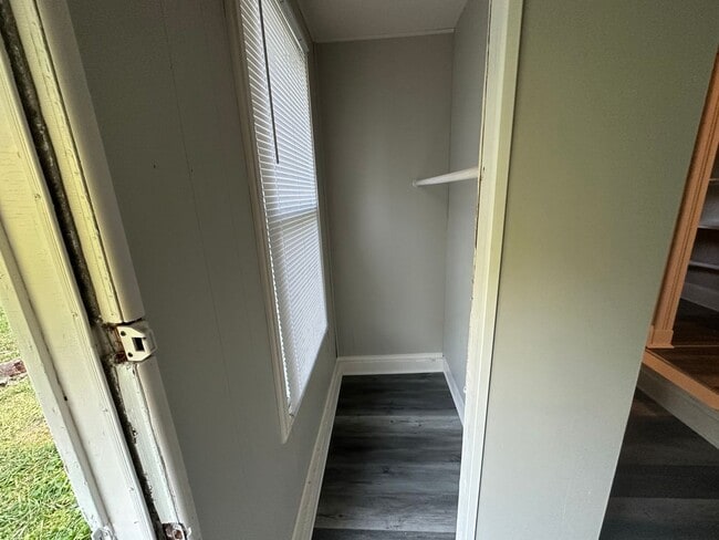 Building Photo - 168 Meridian St