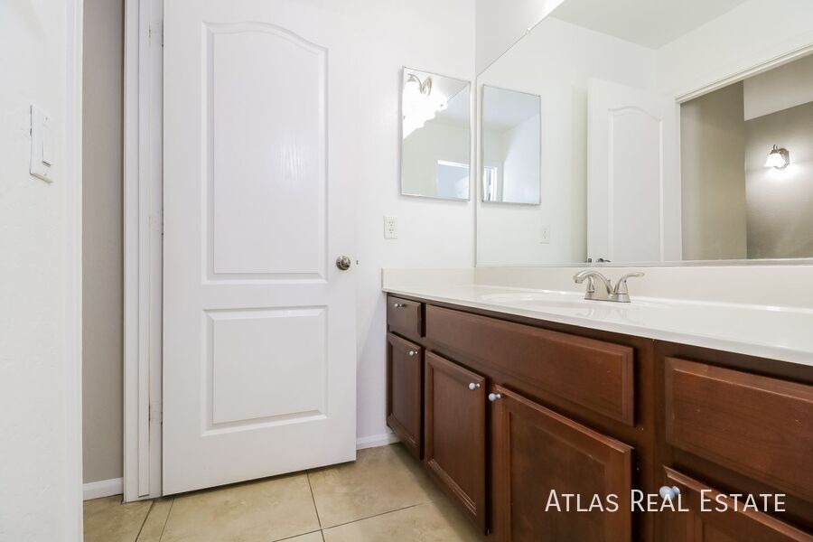 Building Photo - 17628 W Corrine Dr