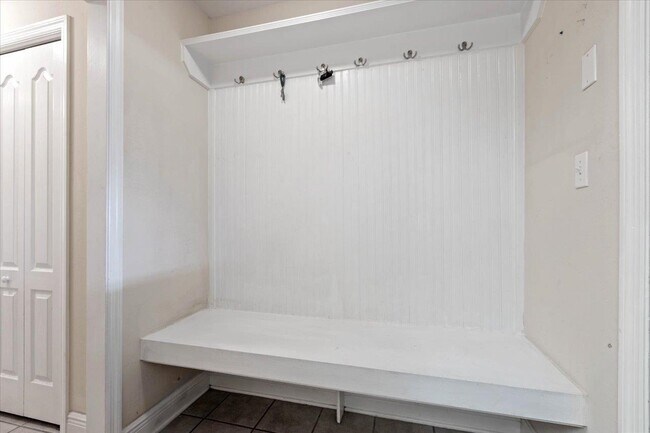 Building Photo - 3061 Bidhurst Ct