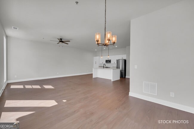 Building Photo - 1038 Homestead Way St