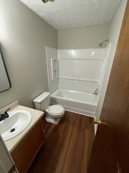 Building Photo - 119 Lambert Dr
