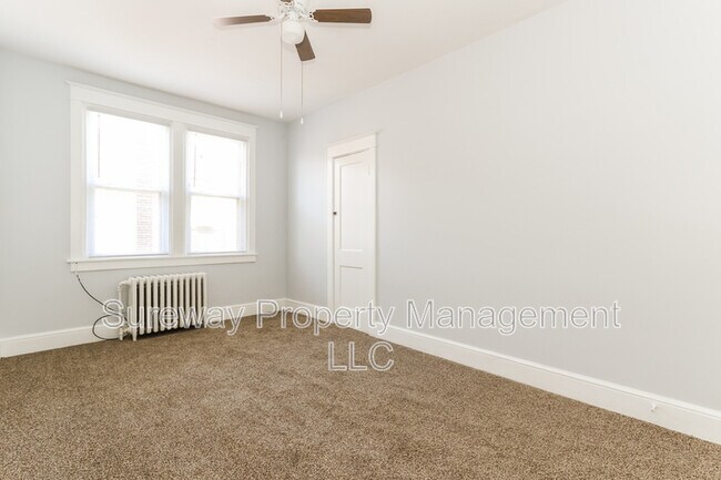Building Photo - 139 E Plumstead Ave