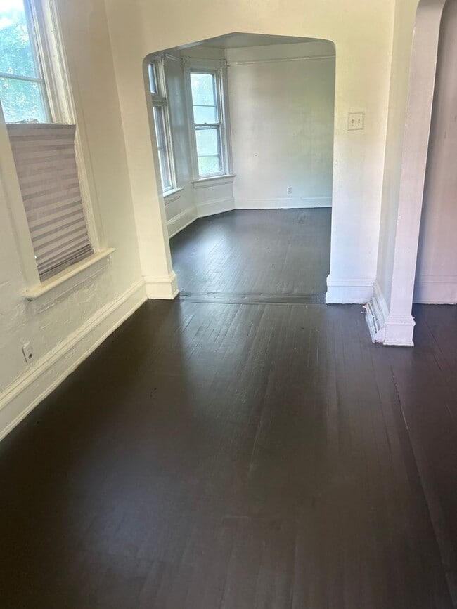 Building Photo - Comfortable 2BR Home – Low Deposit Program...