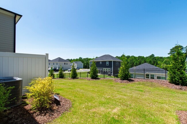 Building Photo - Modern 3-Bedroom Townhome with Luxury Fini...