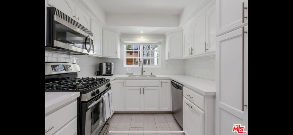 Building Photo - 1044 10th St