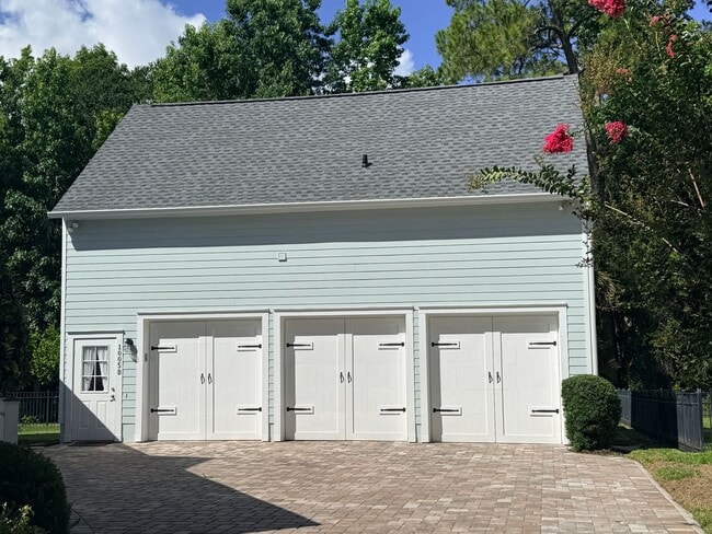 Building Photo - 1005 Kestrel Ct