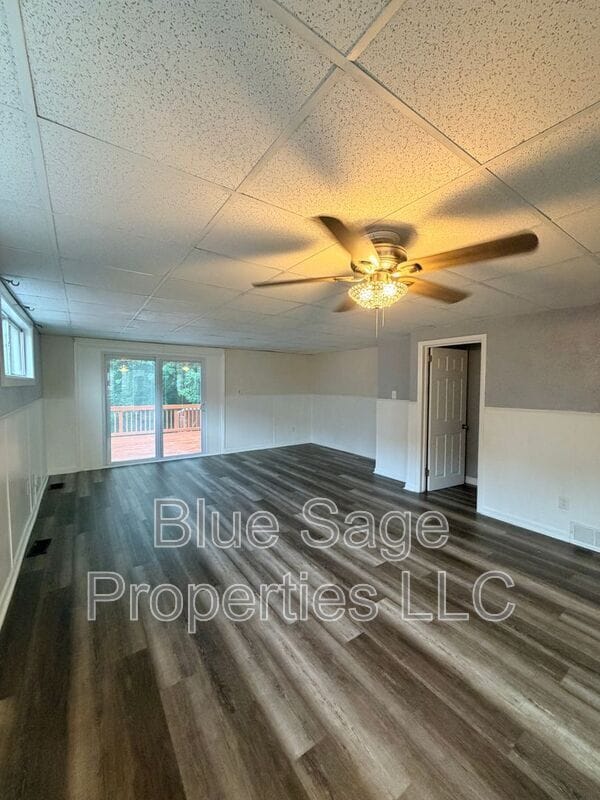 Building Photo - 2118 Valleyview Dr