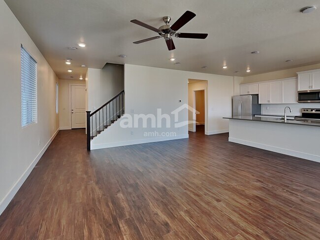 Building Photo - 6550 Spriggel St