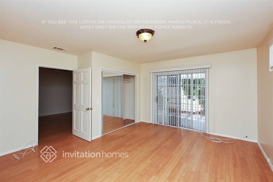 Building Photo - 819 W 148th Pl