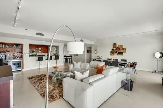 Building Photo - 151 Crandon Blvd