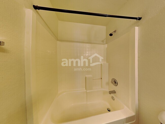 Building Photo - 16106 N 170th Ln