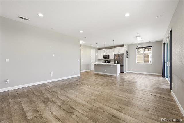 Building Photo - 4988 S Wenatchee Cir