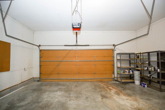 Building Photo - 50 Surry Cir N